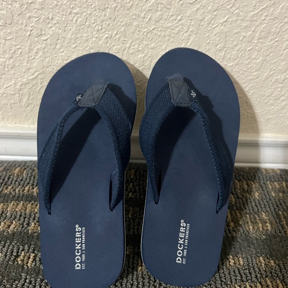 Dockers Dark Blue Casual Flip Flops - Picture 1 of 2